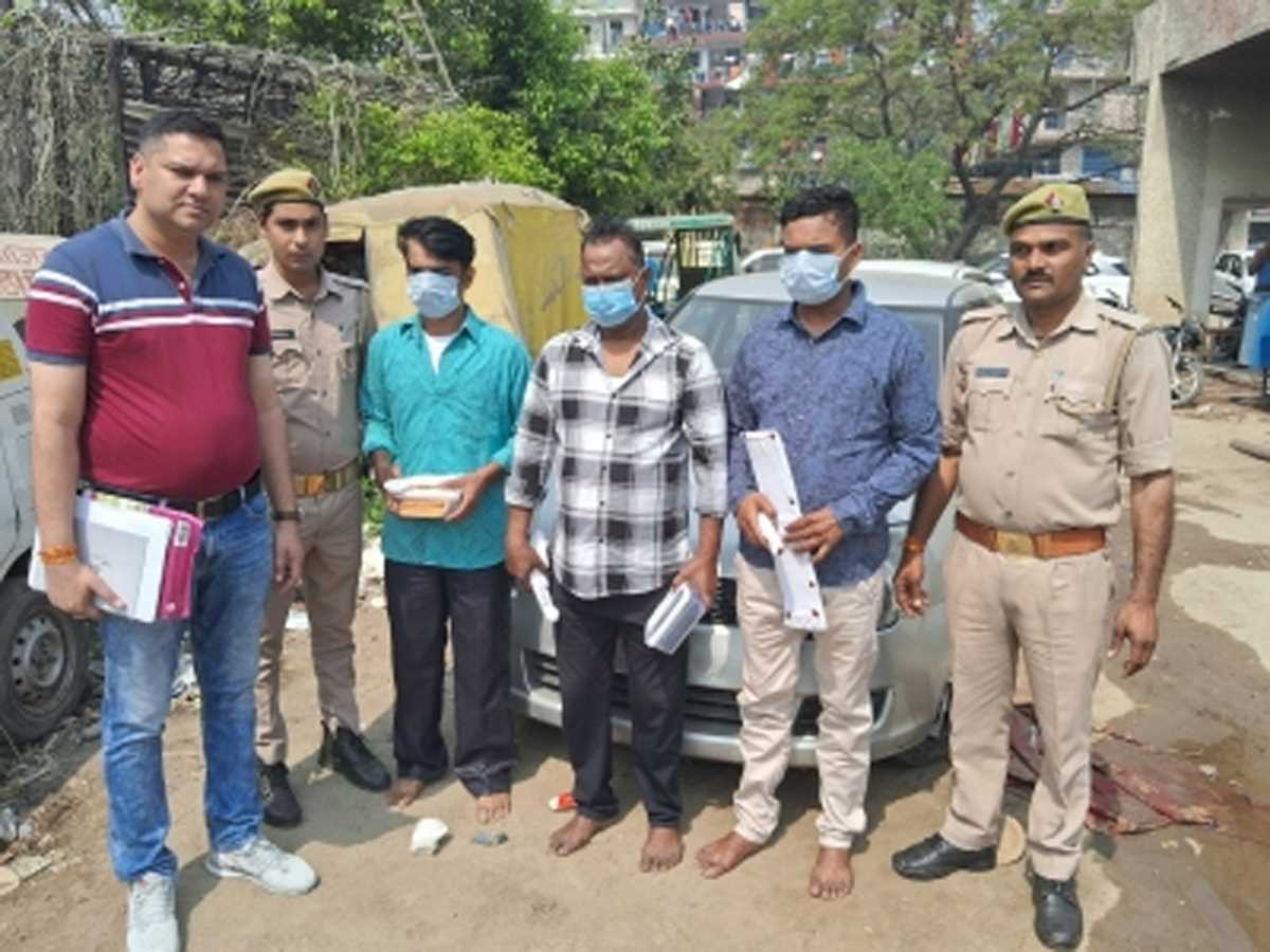 लिफ्ट देकर लूट करने वाले अन्तर्राज्यीय लिफाफा गैंग के 3 अभियुक्त गिरफ्तार